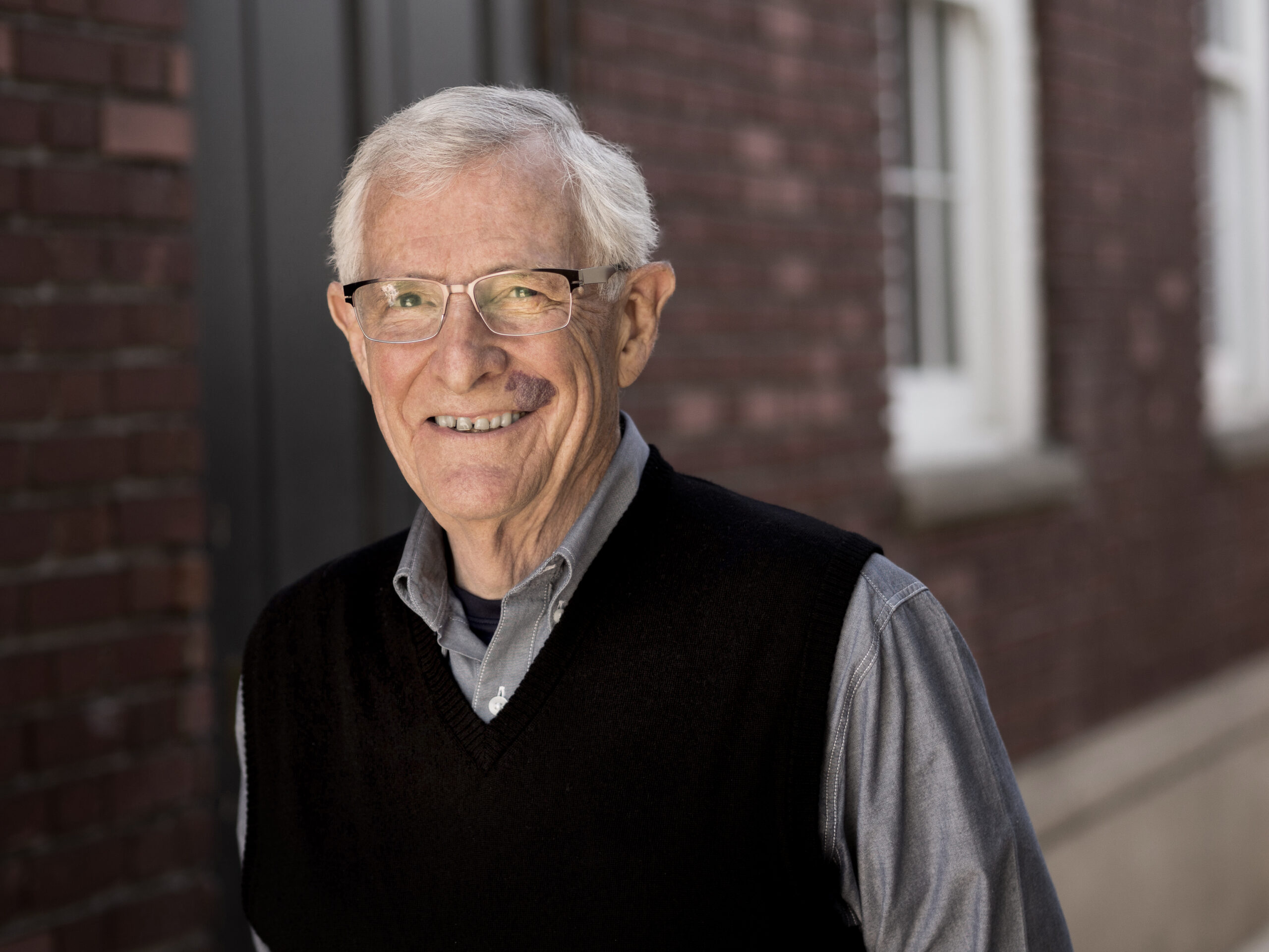 Roger Fletcher Mckenzie River Discovery Center